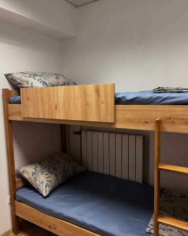 4 bed women's dormitory room