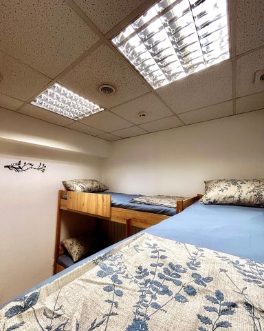 4 bed women's dormitory room