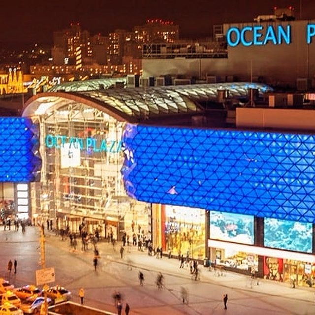 Nearby landmark, Ocean Plaza